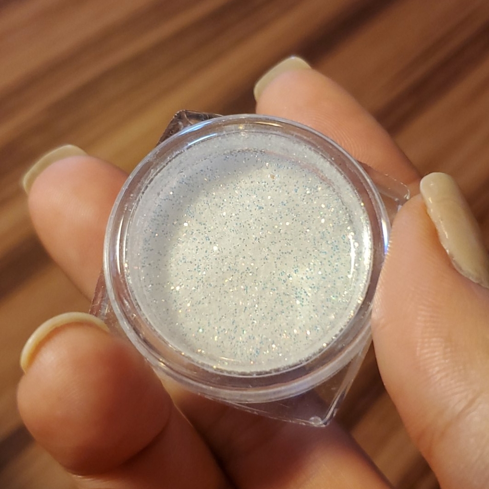 Body Glitter - Picture 4 of 4